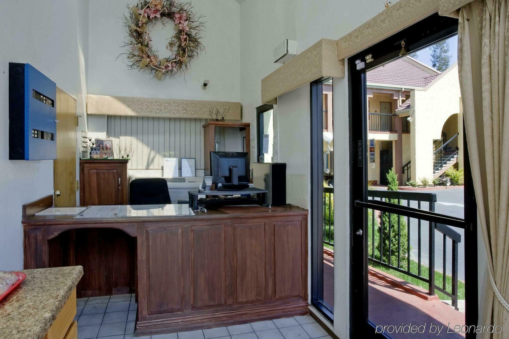 Americas Best Value Inn - Mountain View Interior foto